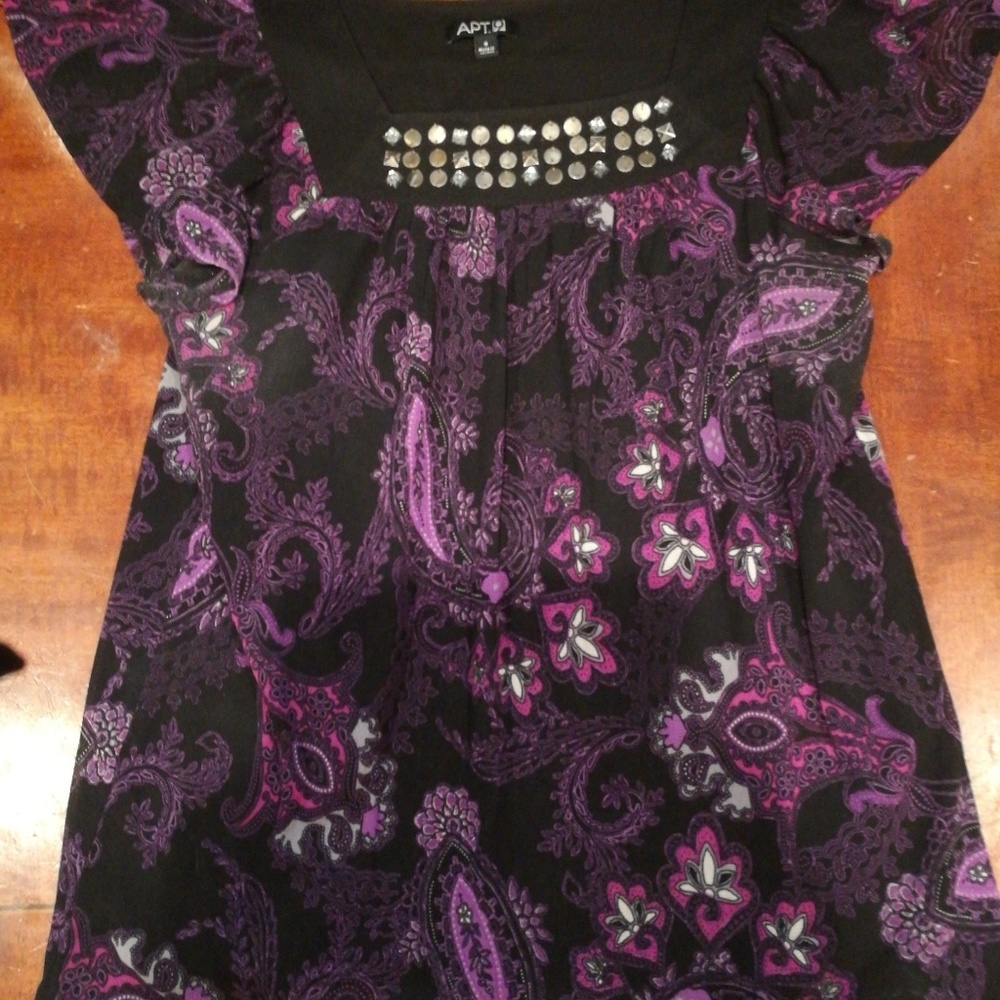 7 women's blouses for work or casual wear